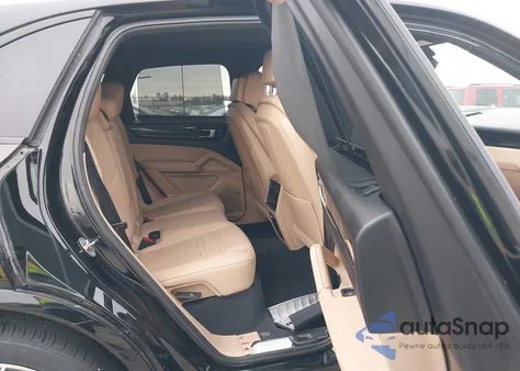 2022 Porsche Cayenne Platinum Edition z USA, uszkodzony, nr VIN WP1AA2AY8NDA05026